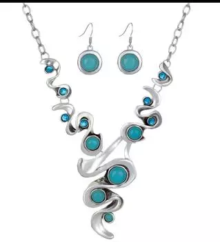 Комплект из ожерелья и серег из тибетского серебра с богемской бирюзой No unique composition specified