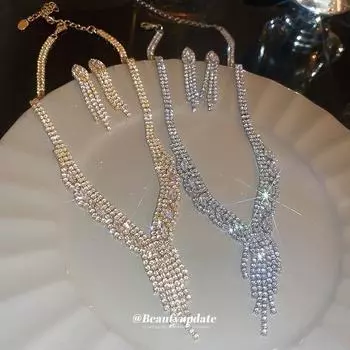 Комплект из ожерелья и серег с V-образной кисточкой из позолоченного циркония - элегантный и роскошный дизайн Necklace, Two-Piece Set серебряный