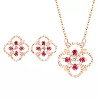 Комплект из ожерелья с розой и четырехлистным клевером, серег-гвоздиков, цепочки на ключицу с аксессуарами