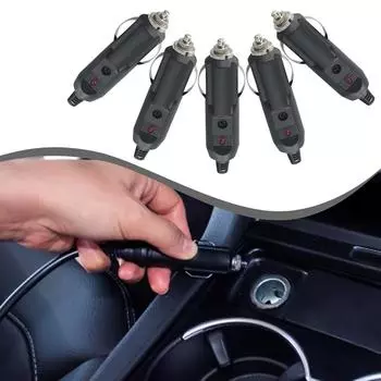 Комплект из пяти автомобильных предохранителей, предназначенных для использования в автомобилях с напряжением 12 и 24 В