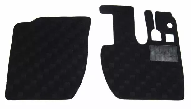 Комплект ковриков Samuro, напольный коврик черного цвета 24 Nissan UD4t Friends Condor Wide 63341220 №. чёрный
