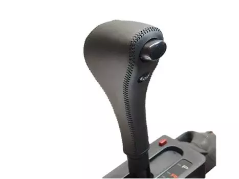 Комплект кожаной оплетки на ручку переключения передач «Триколор» для Toyota Land Cruiser Prado (Серия 1995 года) [1BK3T09]