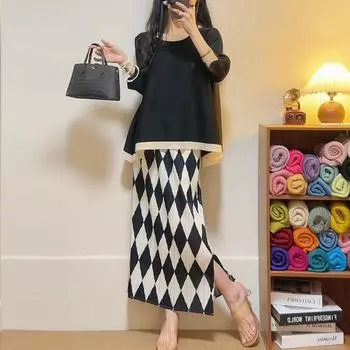 Комплект летнего наряда с юбкой в сочетании с комплектом модного и элитного черного топа, два предмета для женщин. One Size чёрный