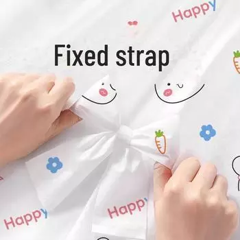 Комплект одноразового постельного белья из четырех предметов с принтом: Простыня, пододеяльник, наволочка — портативное, гигиеничное решение для путешествий в отелях.