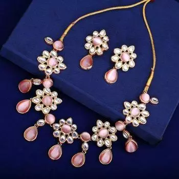 Комплект позолоченного дизайнерского ожерелья Kundan с цветочным принтом Estele для женщин