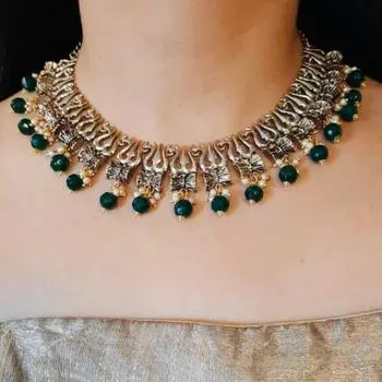 Комплект позолоченного колье-чокера Estele Heavenly Heavenly Thrishul & Damru с зелеными бусинами для женщин