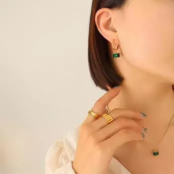 Комплект украшений из ожерелья и серег из титановой стали с четырьмя когтями и изумрудным цирконием «Холодный ветер»