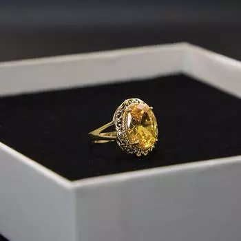 Комплект украшений с цирконием, ожерелье из желтого золота, серьги, комплект из трех колец, комплект ожерелий с золотисто-желтыми драгоценными камнями.