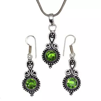 Комплект украшений с подвеской из драгоценного камня перидот и кварцевым ожерельем 18-20