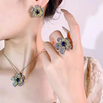Комплект ювелирных изделий Аксессуары Сапфировое ожерелье Серьги-гвоздики Лепестковый стиль Мода Высокая роскошь Женщины