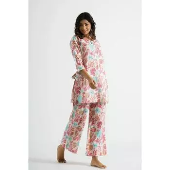 «Комплекты одежды» — это комплекты одежды, подобранные по цвету и стилю. M