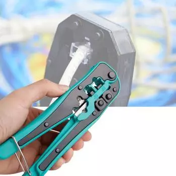 Конструкция с пряжкой для зачистки проводов. Экономичная противоскользящая ручка. Инструмент для зачистки кабеля Ethernet тройного назначения.