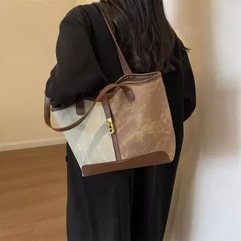 Контрастная цветная сумка женская новинка 2024 года осень-зима модная сумка через плечо большой вместимости популярная сумка-тоут для поездок на работу