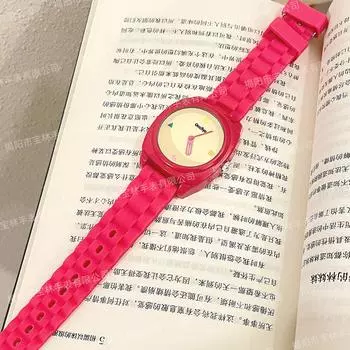 Контрастные цветные часы Dopamine для женщин, легкие роскошные нишевые милые часы, женская модель для студентов, девочек средних и старших классов