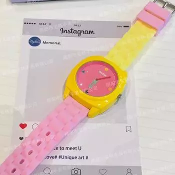 Контрастные цветные часы Dopamine для женщин, легкие роскошные нишевые часы, симпатичные спортивные часы для женщин, студенческие детские забавные часы