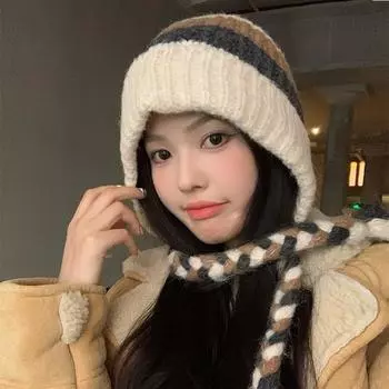 Контрастные цветные косы вязаная шапка женская осень и зима повседневная показ маленькое лицо, защита от холода, теплая защита ушей, большой окружность головы шерсть M56-58cm