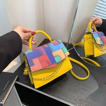Контрастный цвет прилива модная текстура персонализированная женская сумка 2024 корейская версия дорожная иностранная стиль цепочка маленькая квадратная сумка чёрный