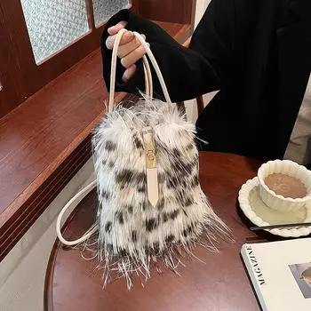 Контрастный цветной плюшевый чехол для мобильного телефона Нишевый дизайн Высокий тренд Популярный сладкий