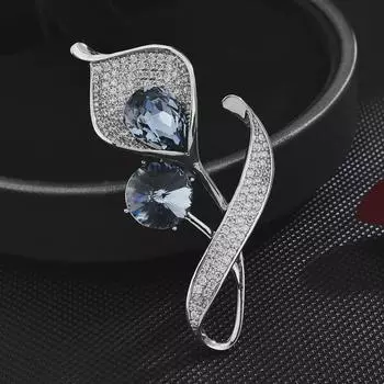 Korean Fashion Calla Lily Zircon Brooch: Elegant Corsage Pin for Women s Suits and Coats Boyi Garden медный