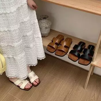Korean open-toed thick-soled slippers new spring and summer French retro temperament outer wear soft-soled beach slope heel cool slippers 35 чёрный