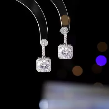 Korean small sugar cube zircon earrings s925 silver needle niche fresh and sweet light luxury earrings simple versatile earrings women