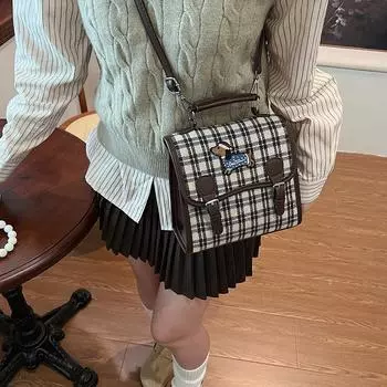 Корейская версия сумки в стиле колледжа для женщин 2024 года, новый контрастный цвет, универсальный рюкзак, нишевая высококачественная женская сумка-мессенджер коричневый