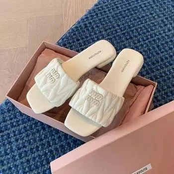 Korean version of pink cool slippers for women s outerwear 2025 summer fashion pleated beach flat bottom one-word slippers thick heel 35