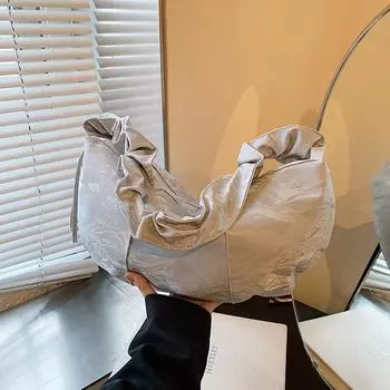 Korean version women s bag commuter messenger bag 2024 autumn new trendy underarm bag pleated hand carry fashionable shoulder bag чёрный