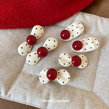 Корейская челка-бантик в горошек с заколкой-утиным клювом на бок — милый и модный аксессуар для волос pleated bow красный