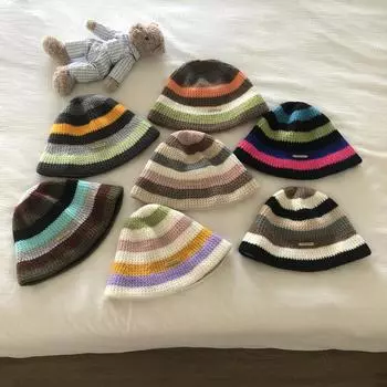 Корейская осенне-зимняя новая теплая вязаная шапка в полоску радужная шерстяная шапка женская универсальная защитная шапка с крючками для ушей 56-58cm