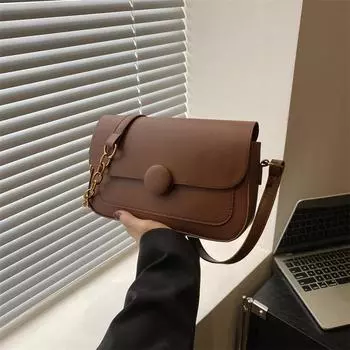 Корейская версия маленькой сумки для женщин 2024 года, новая модная и простая маленькая квадратная сумка, персонализированная иностранная повседневная женская сумка-мессенджер для поездок на работу чёрный