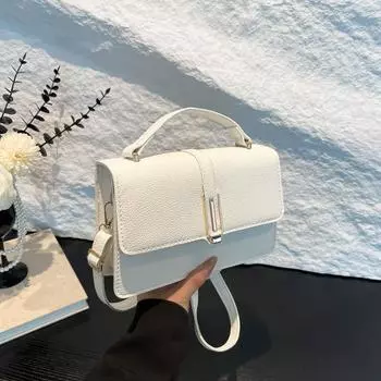 Корейская версия модной женской простой повседневной однотонной простой квадратной сумки 2024 года, новая маленькая сумка-мессенджер через плечо чёрный