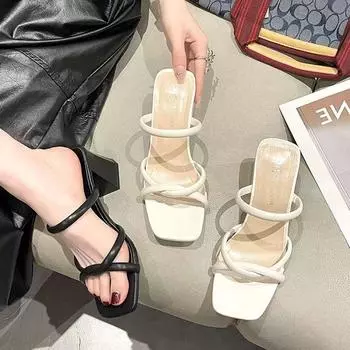 Корейская версия однотонных тапочек на толстом каблуке с квадратным носком для женщин на лето 2025 года, новый простой темперамент, небольшой ароматный стиль, высокий каблук 35