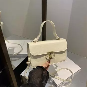 Корейская версия персонализированной простой и модной осенней сумки 2024 года, новой персонализированной однотонной ретро-сумки через плечо, переносной небольшой квадратной формы чёрный