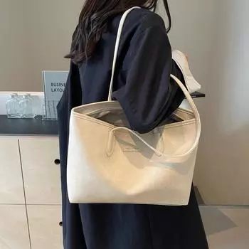 Корейская версия популярной сумки-тоут большой вместимости 2024 года, осень и зима, новая простая ретро-сумка, модная универсальная сумка через плечо чёрный