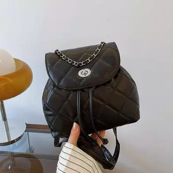 Корейская версия повседневного ромбовидного цепочного портативного небольшого рюкзака 2024 года, весна-лето, новая иностранная газовая вышивка нитью на одно плечо чёрный