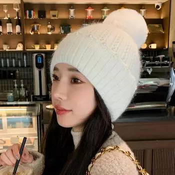 Корейская версия простой однотонной шапки-пуловера с горошек из шерстяных шариков, защита ушей, вязаная шапка для маленького лица, ветрозащитная шапка для верховой езды из плюшевой пряжи белый