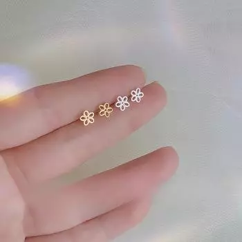 Корейская версия простых сережек-гвоздиков в виде цветка, мини-дизайн, маленькие серьги-цветки, которые не нужно снимать во время сна серебряный