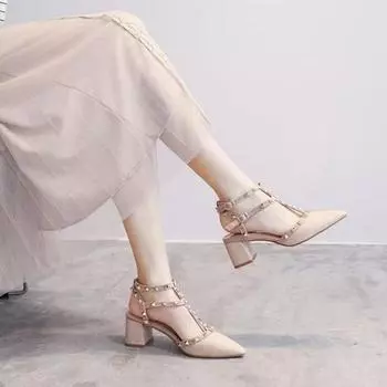 Корейская версия заклепочной феи на толстом каблуке с юбкой, нежные туфли, интернет-знаменитость, сандалии с сумкой на голову, женские, лето 2025, новые универсальные, средний каблук 34