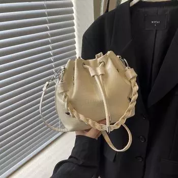 Корейская женская летняя новая простая модная сумка-мессенджер 2024 года, повседневная трендовая сумка-ведро, сумка через плечо для женщин чёрный