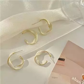 Корейские французские нерегулярные спиральные кремово-белые серьги женские S925 серебряные игольчатые нишевые дизайнерские высококачественные простые серьги