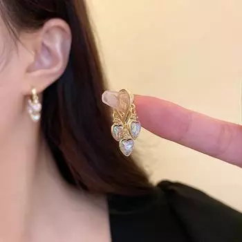 Корейские серьги-клипсы в форме сердца со стразами – элегантный и стильный дизайн A1226 золотой
