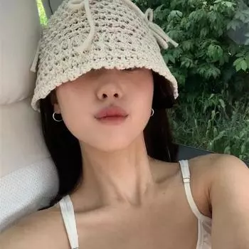 Корейские соломенные плетеные шапки-ведра с бантом и декоративным узором летом, милые и симпатичные дышащие солнцезащитные шляпы-ведра для женщин 56-58cm чёрный