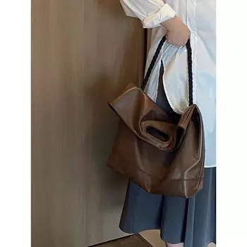 Коричневая мягкая кожаная сумка-тоут большой вместимости женская новинка 2024 года, простая большая сумка для поездок на работу, студенческая сумка через плечо коричневый