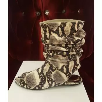 Коричневая обувь в женском стиле