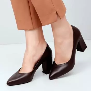 Коричневые антикварные женские туфли из натуральной кожи с острым носком на высоком толстом каблуке