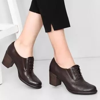 Коричневые антикварные женские туфли на шнуровке из натуральной кожи с круглым носком и толстой резиновой подошвой на среднем каблуке