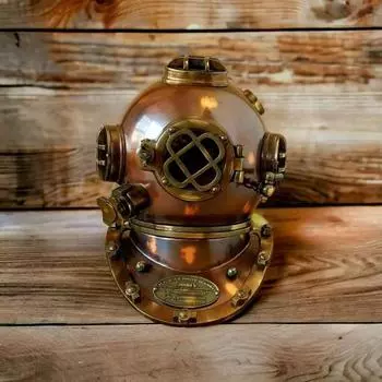 Коричневый металлический шлем для подводного плавания в винтажном стиле: Морской декор для дайверов и коллекционеров
