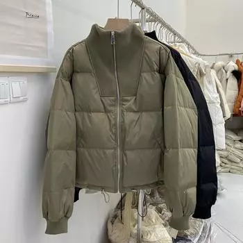 Короткая куртка-пуховик женская зимняя 2024 новая корейская версия свободный воротник-стойка белая утиная пуховая куртка сращивание хлеб прилив One Size чёрный