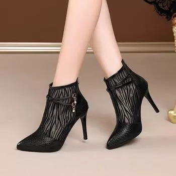 Короткие ботинки большого размера на высоком каблуке 9,5 см. Новые ботинки на тонком каблуке с острым носком и голые ботинки. Черные классные ботинки с молнией сзади. 35
